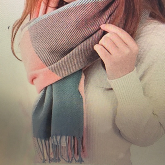 Accessories - NEW w/o tag LARGE PINK GREEN CREAM SCARF🧣😍